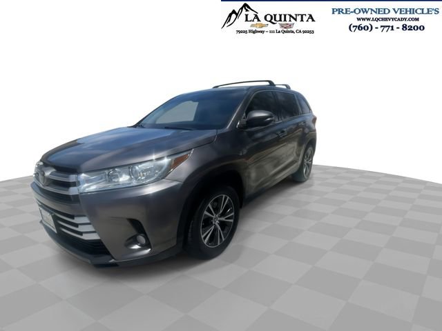Used 2019 Toyota Highlander Plus FWD image 4