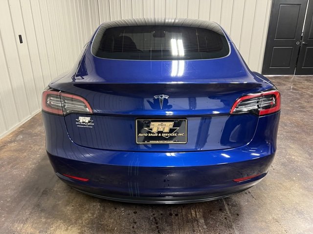 Used 2023 Tesla Model 3 Standard Range image 9