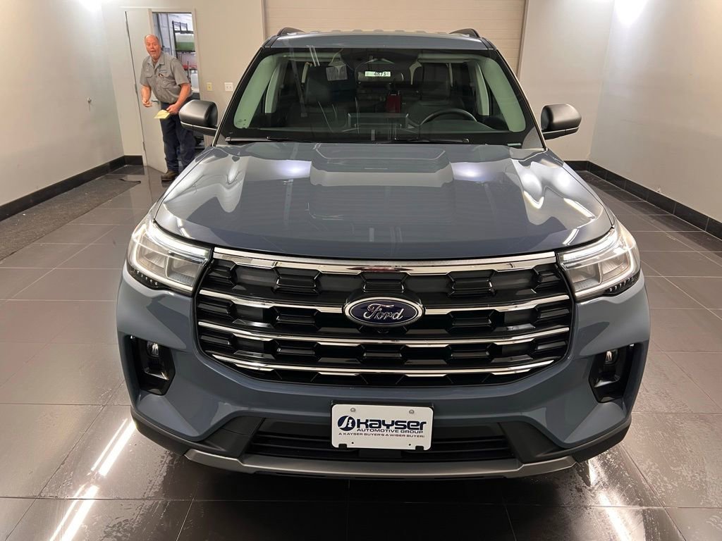 New 2026 Ford Explorer Active w/ Active Comfort Package AWD/4WD image 2
