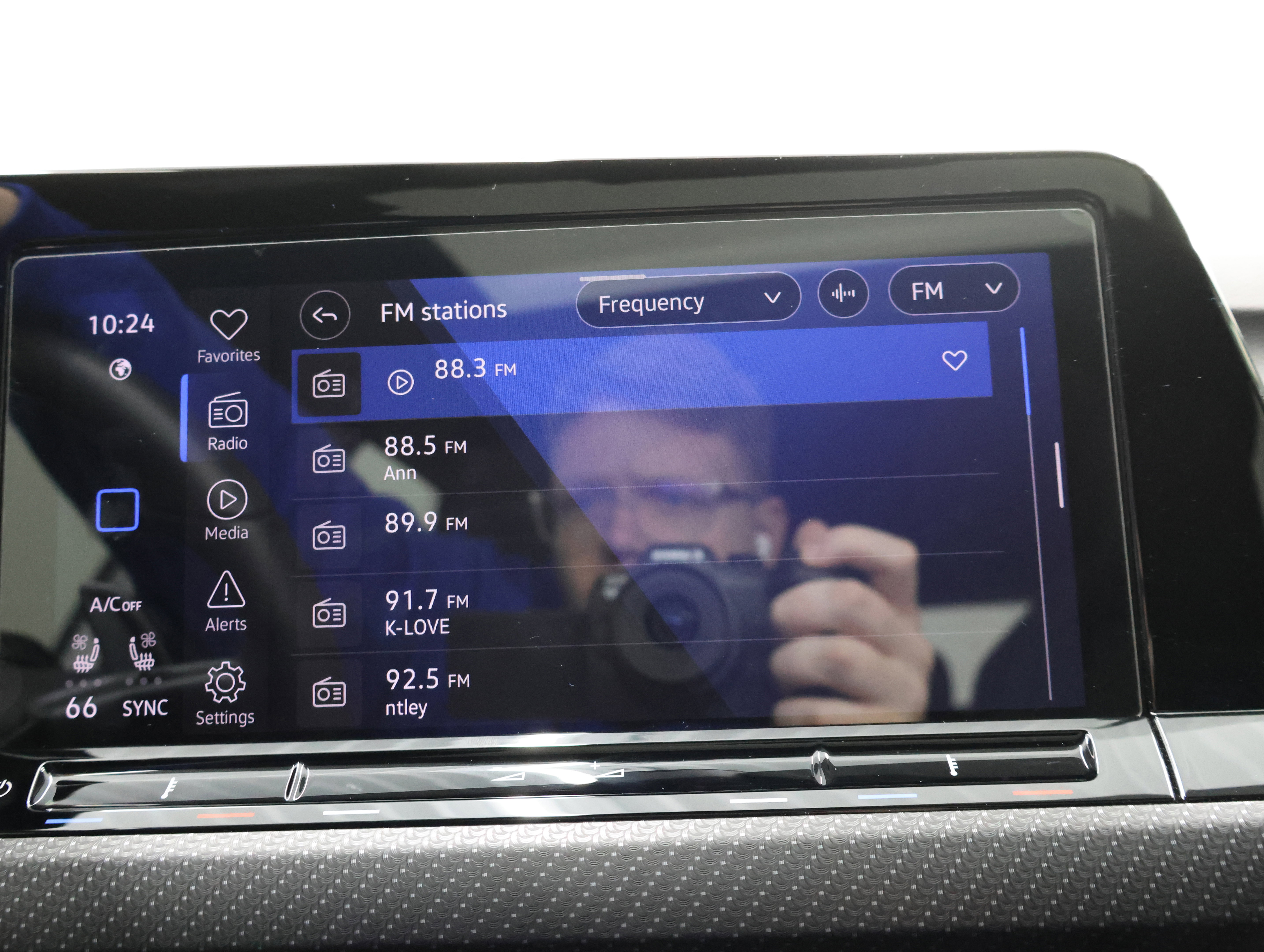 Used 2024 Volkswagen Golf R image 46