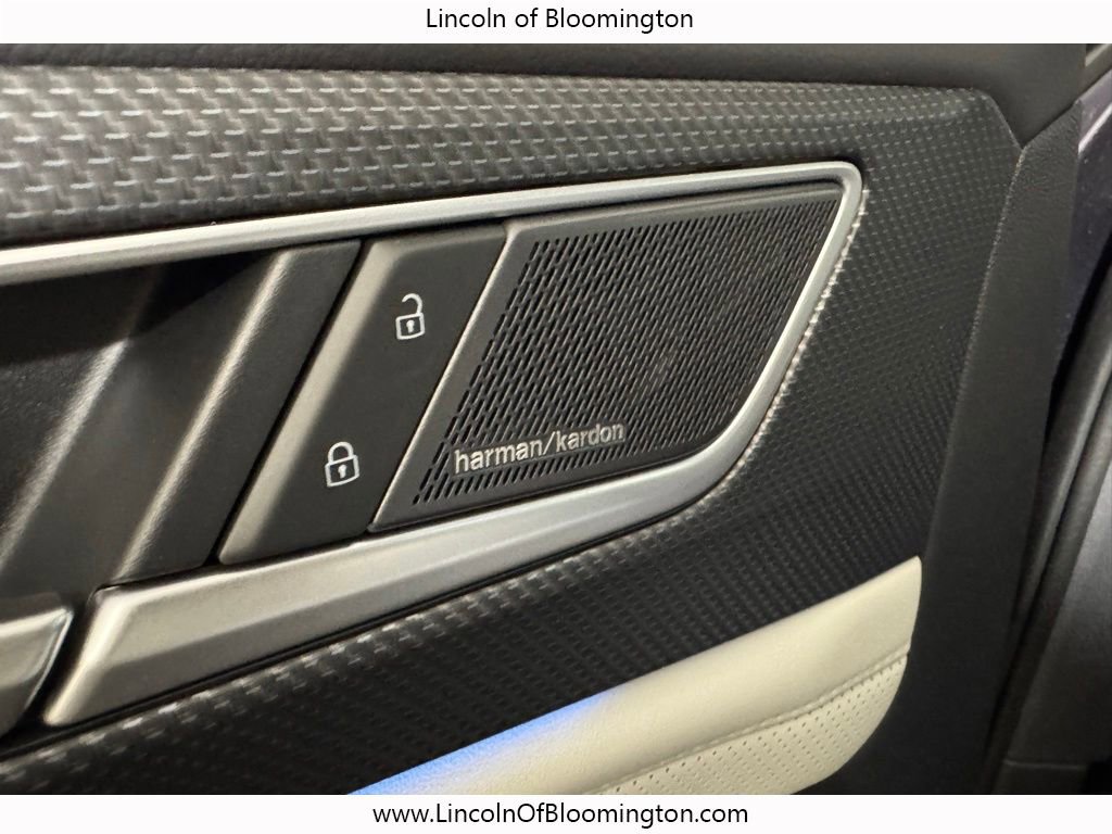 Used 2025 Volkswagen Atlas Cross Sport SEL Premium R-Line image 43