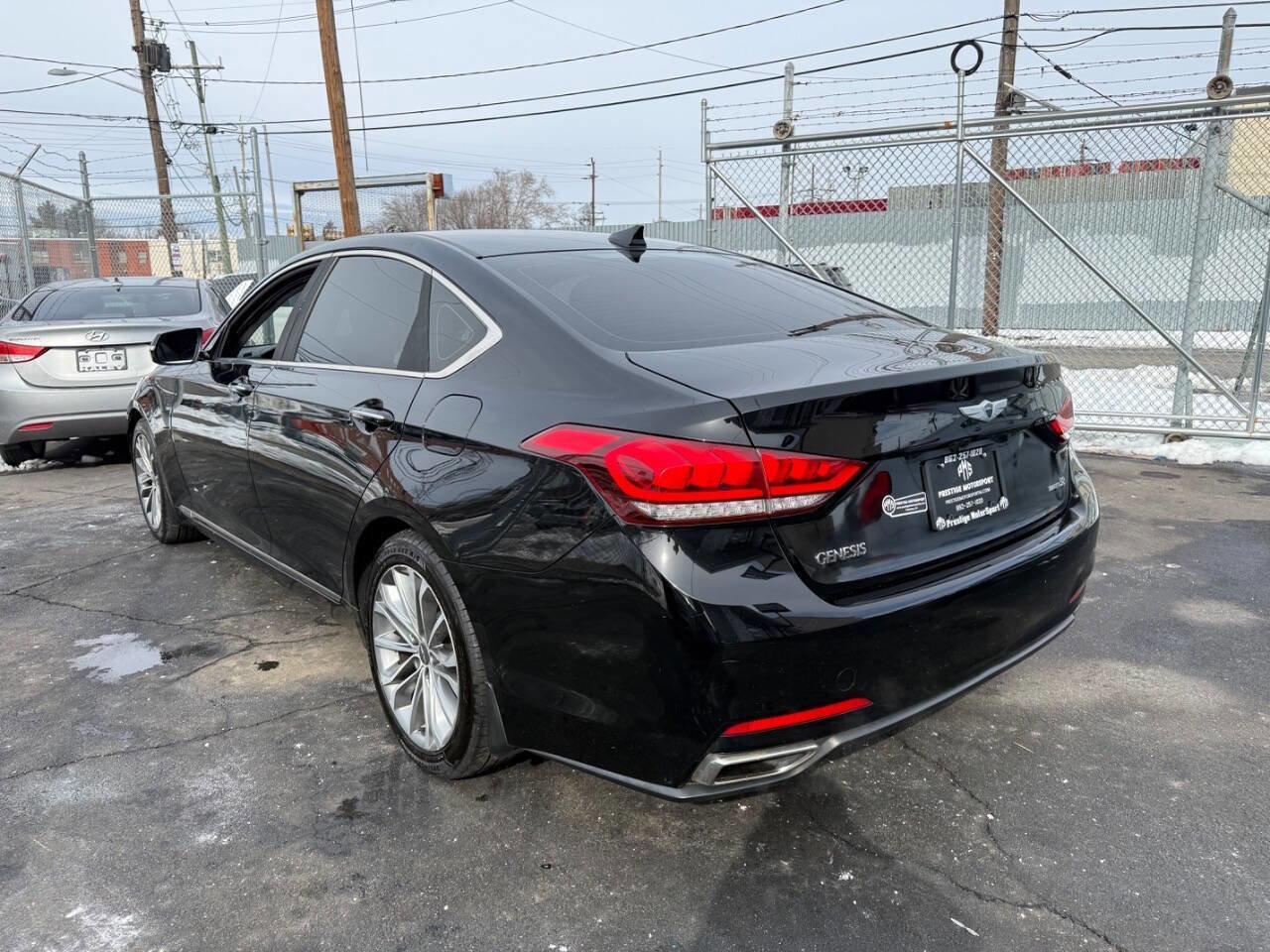 Used 2016 Hyundai Genesis 3.8 image 4