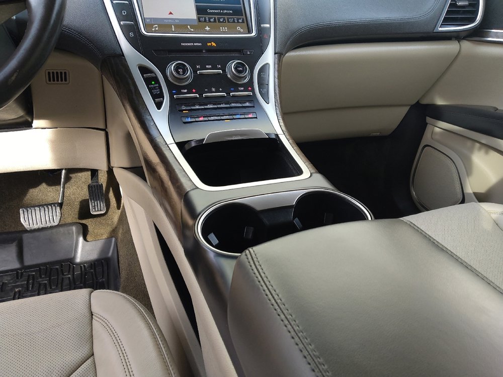 Used 2017 Lincoln MKX Reserve w/ Lincoln MKX Climate Package image 26