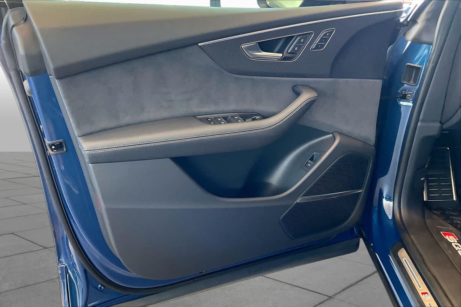 New 2026 Audi SQ8 Premium Plus AWD/4WD image 10