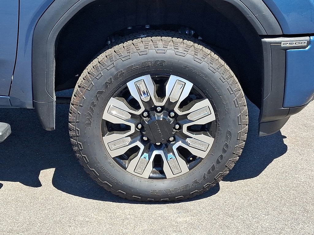 Used 2025 GMC Sierra 2500 Denali w/ Denali Reserve Package AWD/4WD image 8