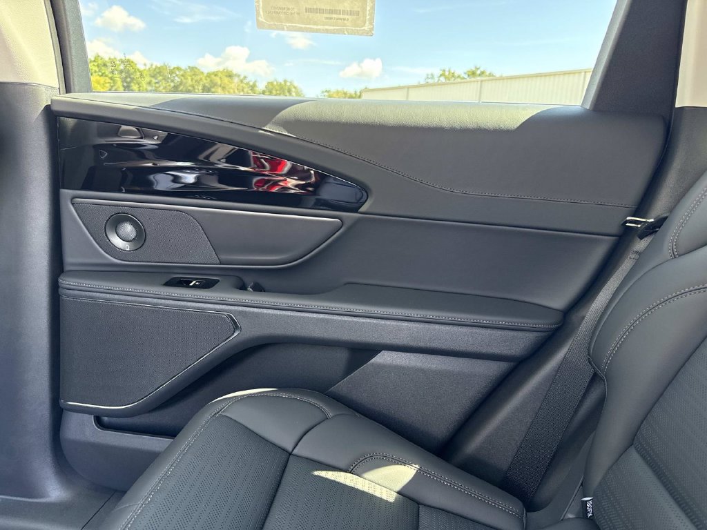 New 2026 Lincoln Nautilus Reserve w/ Jet Appearance Package AWD/4WD image 15