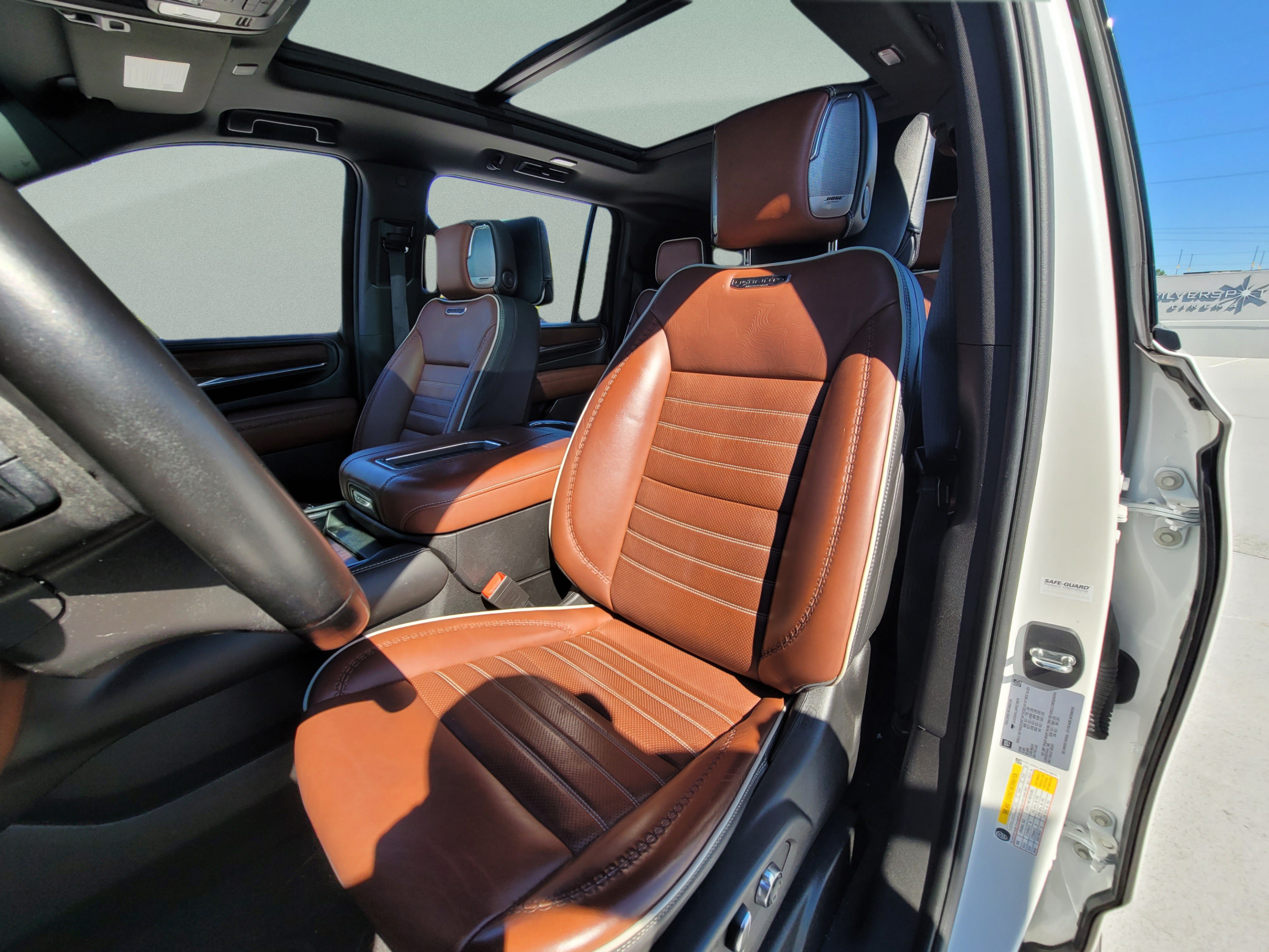 Used 2023 GMC Yukon XL Denali Ultimate AWD/4WD image 11
