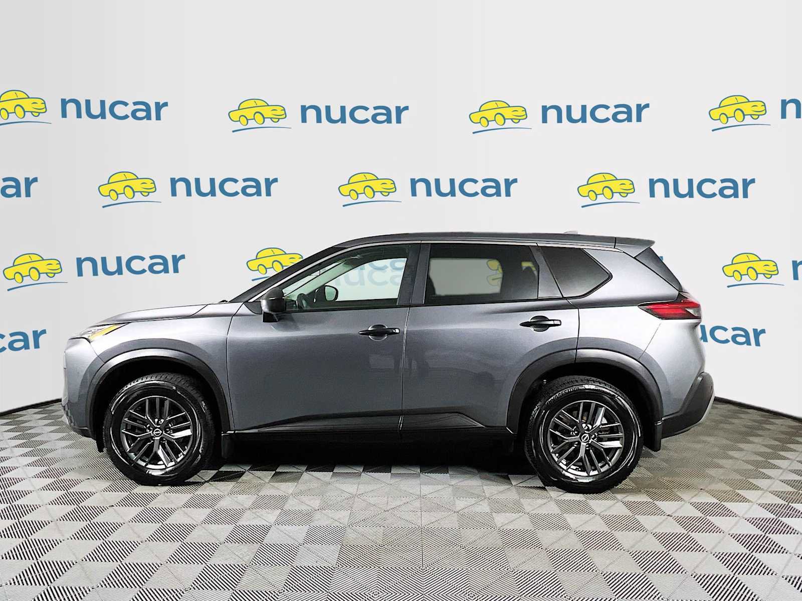 Used 2023 Nissan Rogue S image 4