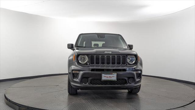 Used 2023 Jeep Renegade Latitude AWD/4WD image 12