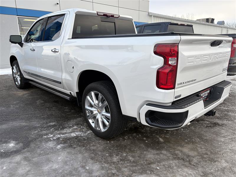 Used 2024 Chevrolet Silverado 1500 High Country w/ Technology Package image 4