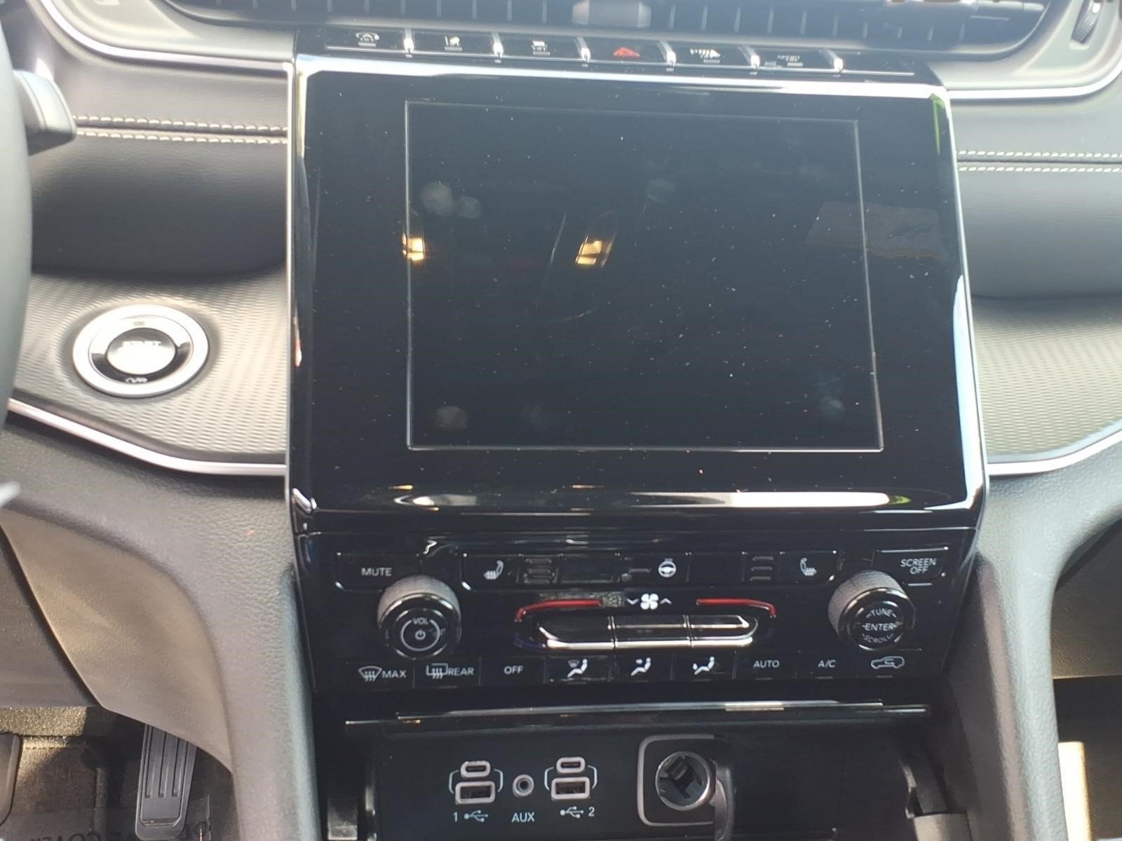 Used 2025 Jeep Grand Cherokee Altitude AWD/4WD image 18