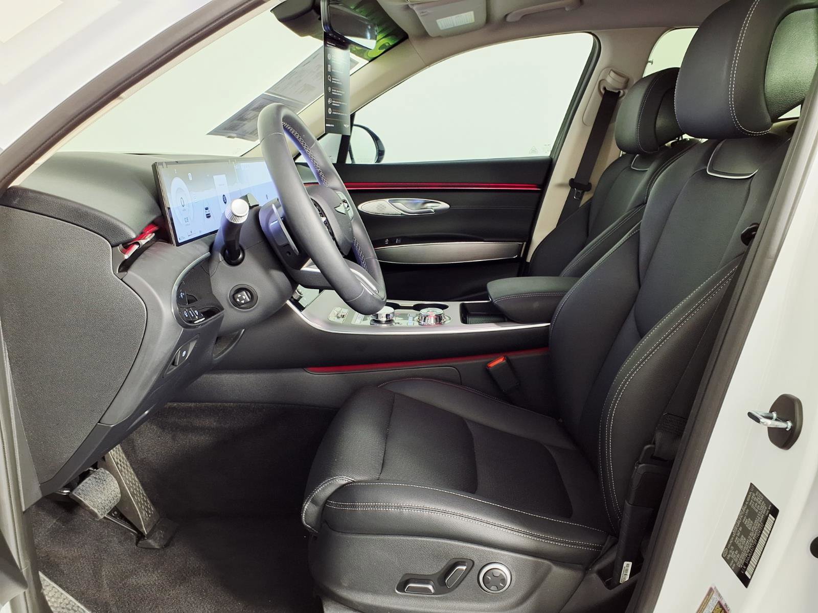 Certified 2026 Genesis GV70 2.5T Select AWD/4WD image 17