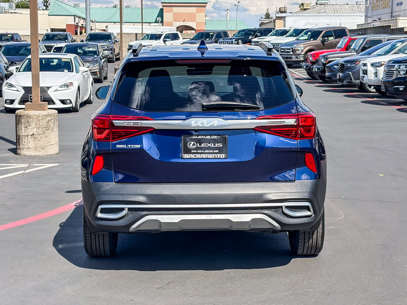 Used 2023 Kia Seltos EX AWD/4WD image 3
