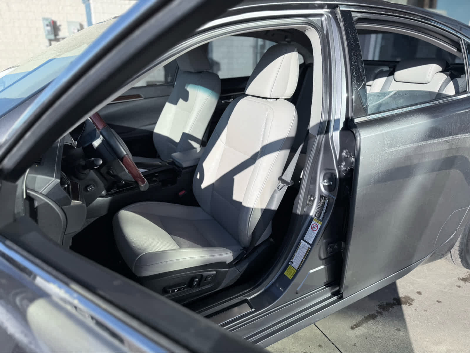 Used 2016 Lexus ES 350 w/ Navigation System Package image 9