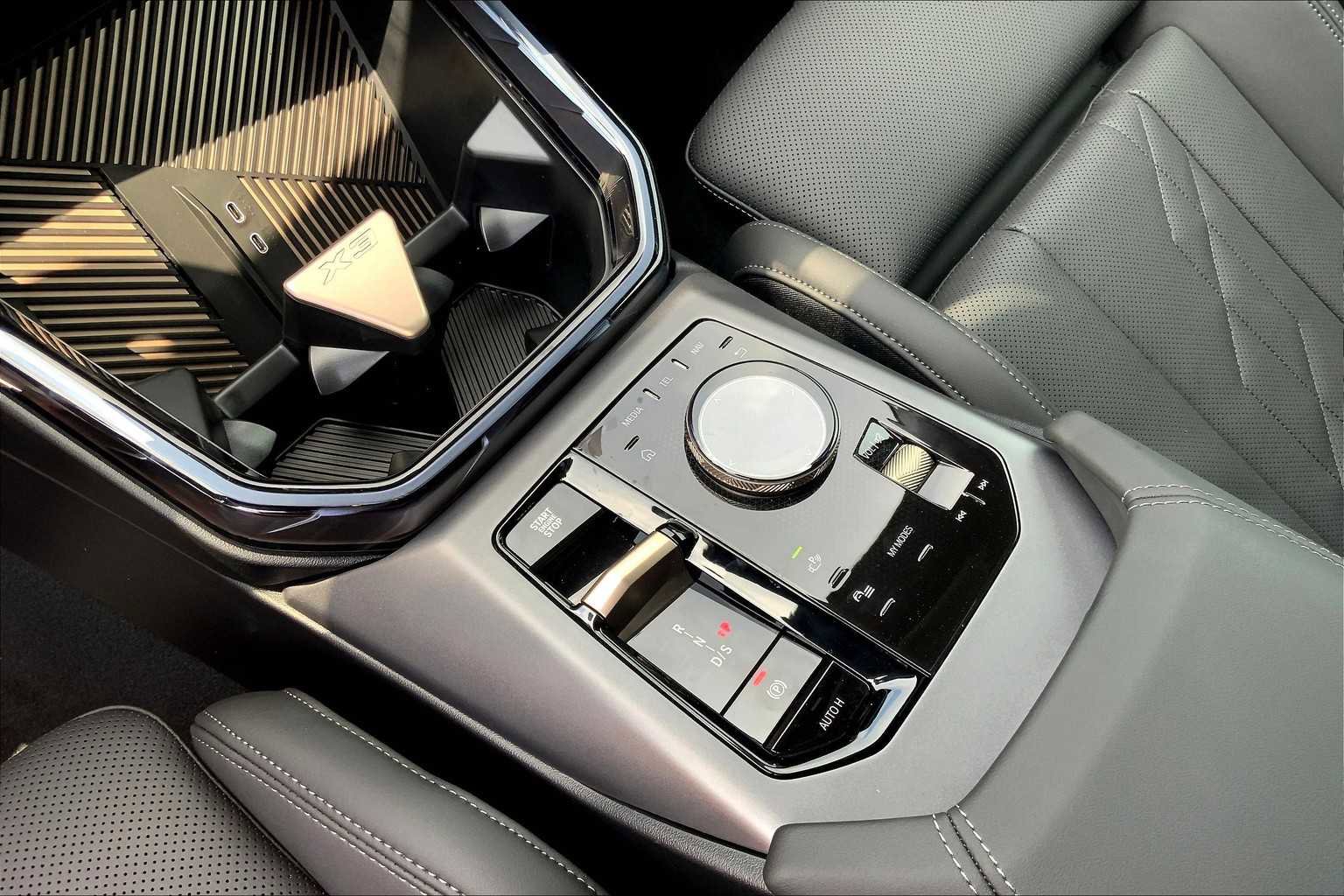 New 2025 BMW X3 xDrive30i w/ Convenience Package image 7