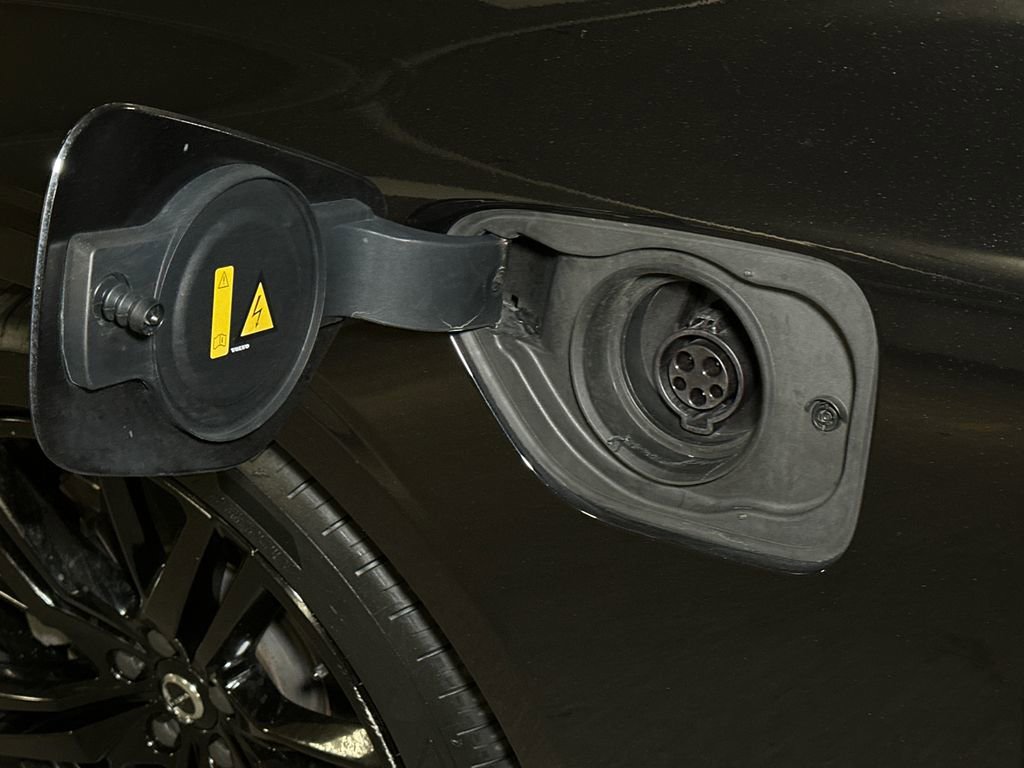 Used 2023 Volvo S60 T8 Plus w/ Protection Package Premier image 19