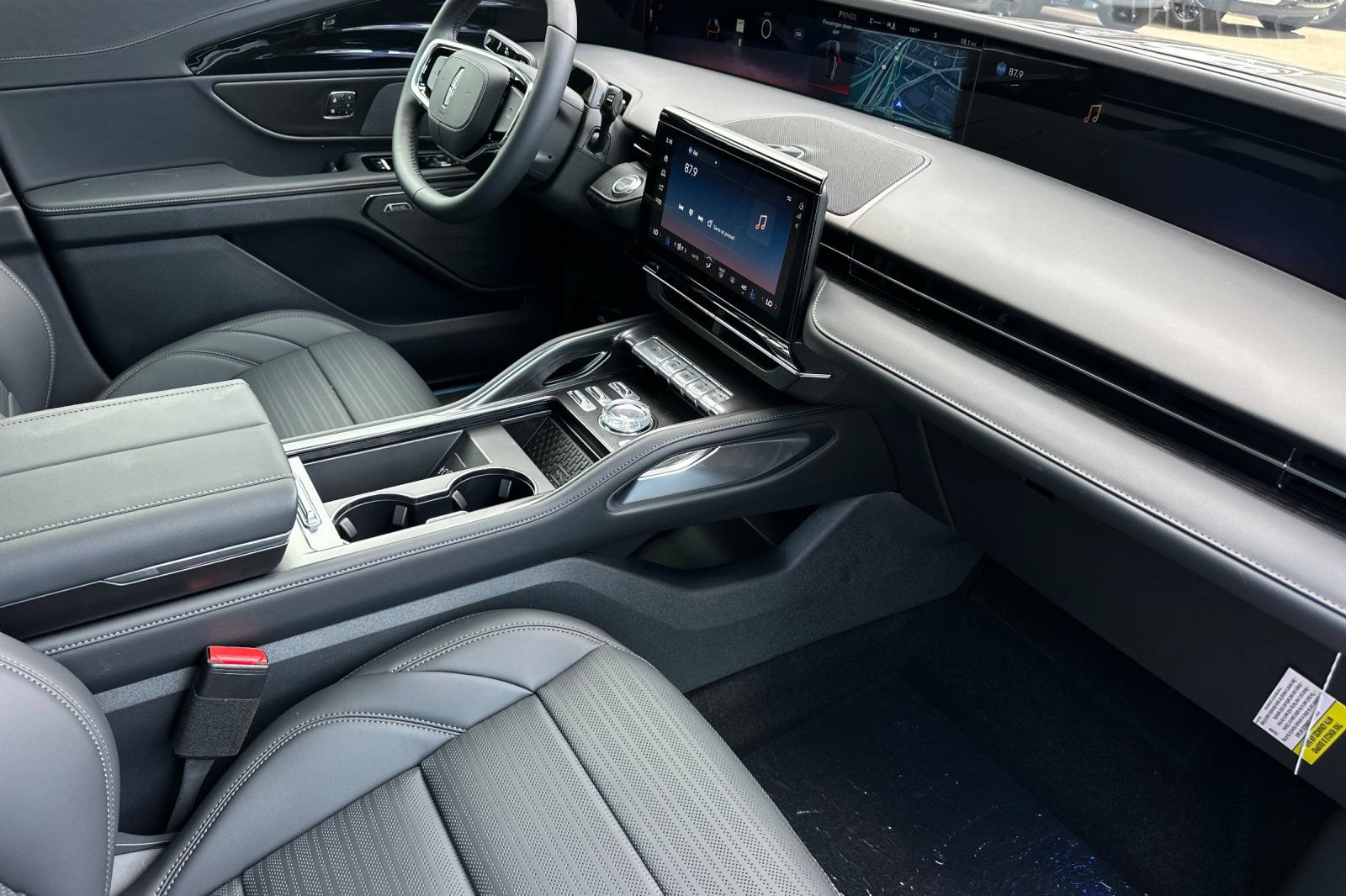 New 2026 Lincoln Nautilus Reserve w/ Jet Appearance Package AWD/4WD image 15