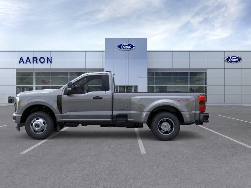 New 2026 Ford F350 4x4 Regular Cab DRW Super Duty image 4