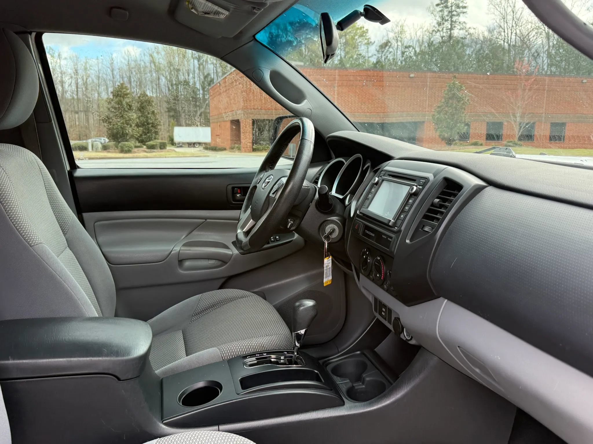 Used 2015 Toyota Tacoma 2WD Access Cab w/ Convenience Package image 17