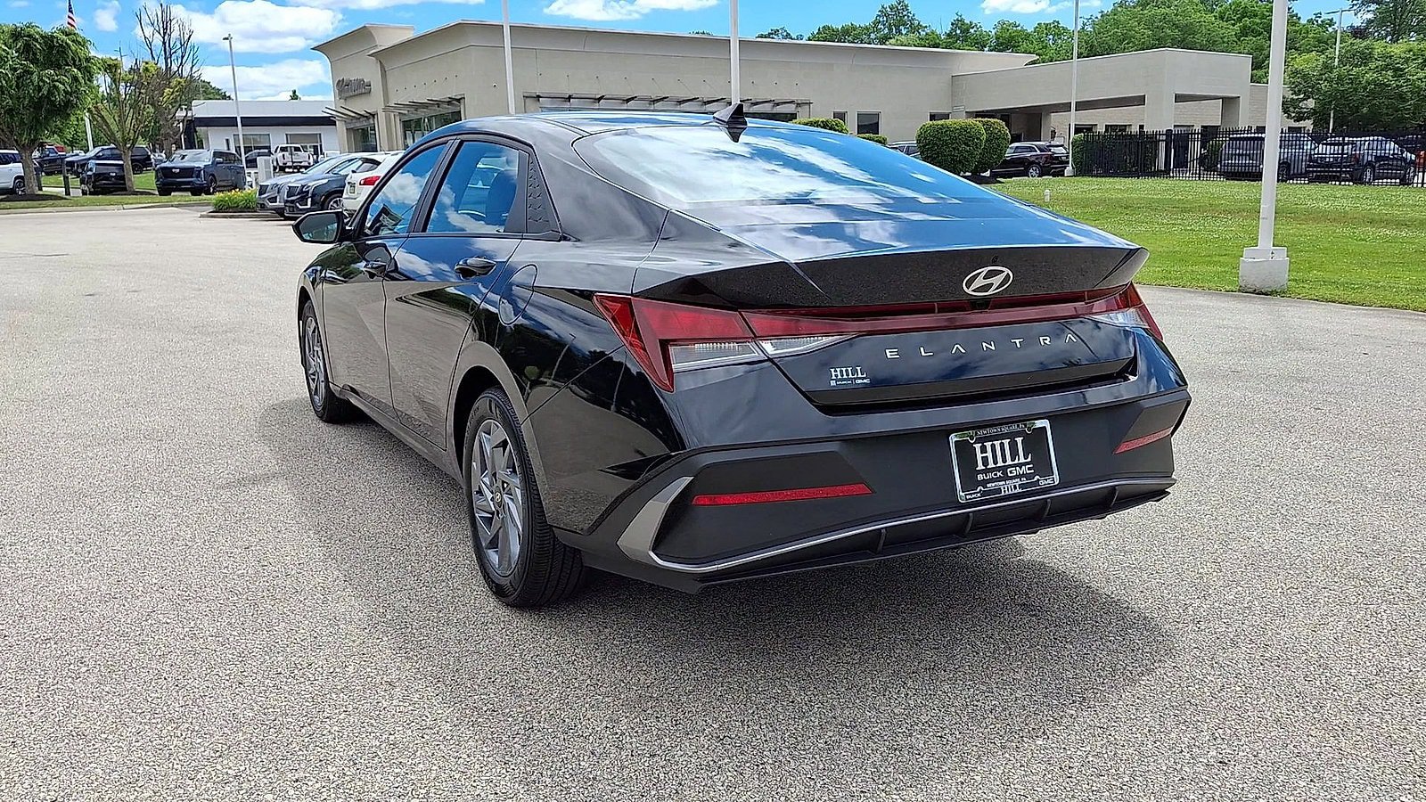 Used 2024 Hyundai Elantra SEL FWD image 7