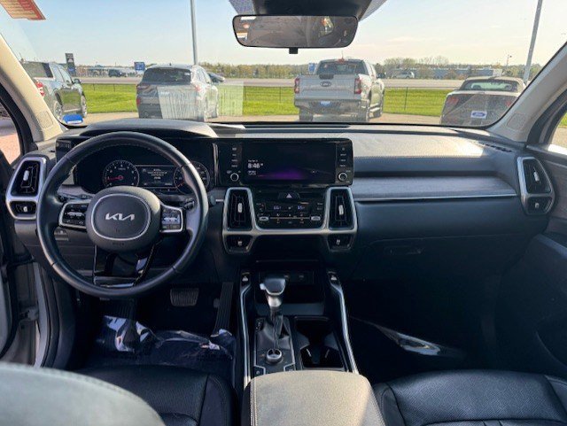 Used 2022 Kia Sorento S w/ Panoramic Sunroof Package AWD/4WD image 32