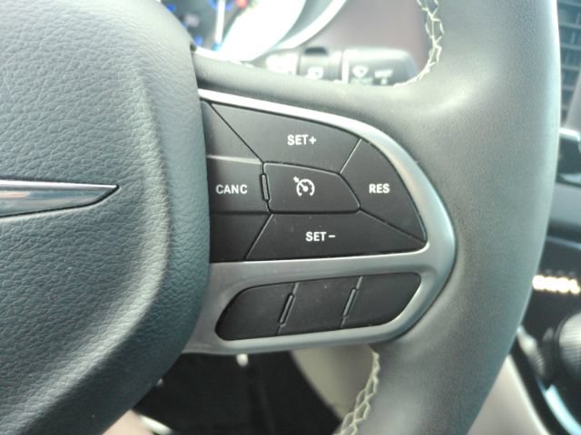 Used 2023 Chrysler Voyager LX FWD image 38
