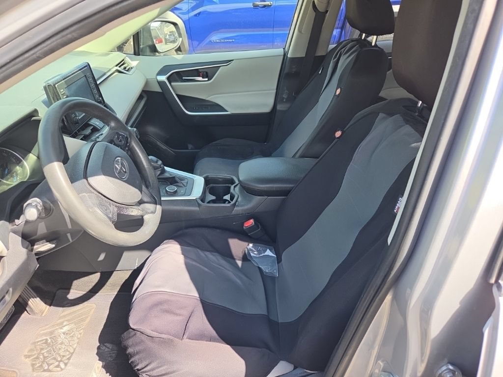 Used 2019 Toyota RAV4 XLE w/ Carpet Mat Package AWD/4WD image 10