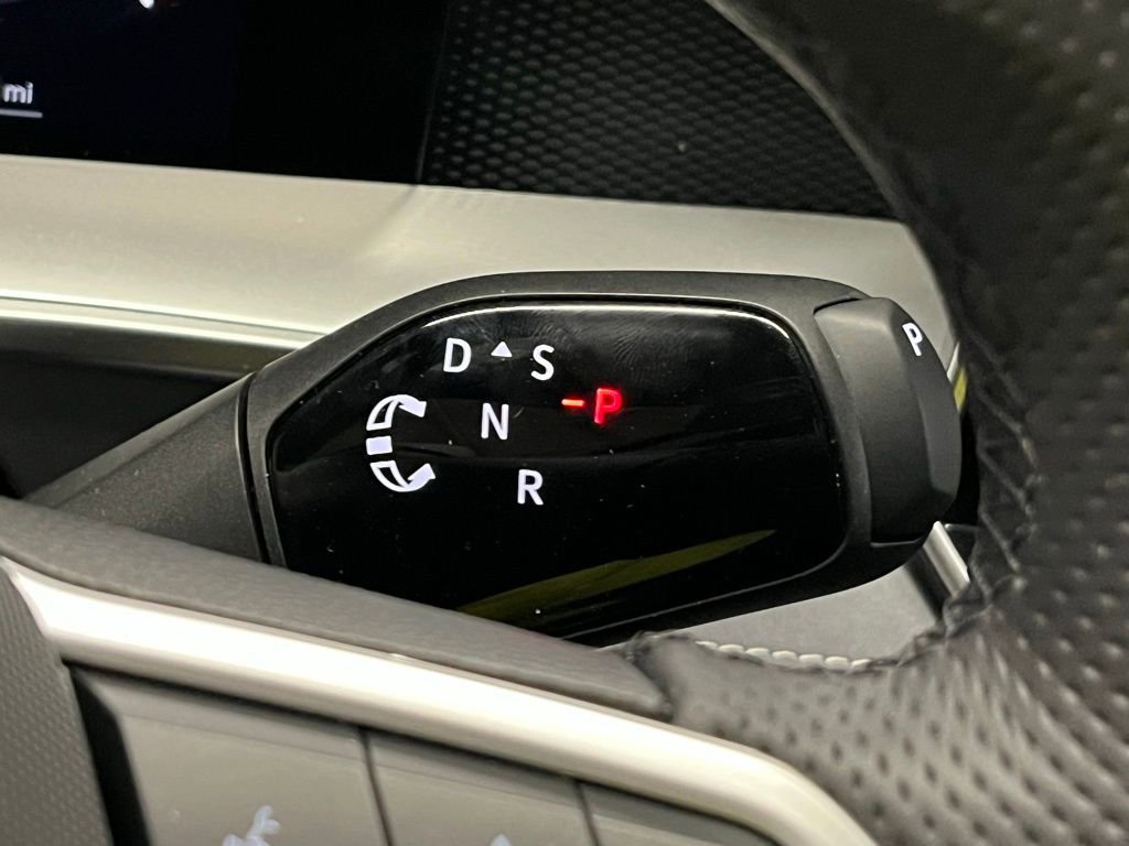 New 2025 Volkswagen Tiguan SE R-Line image 18