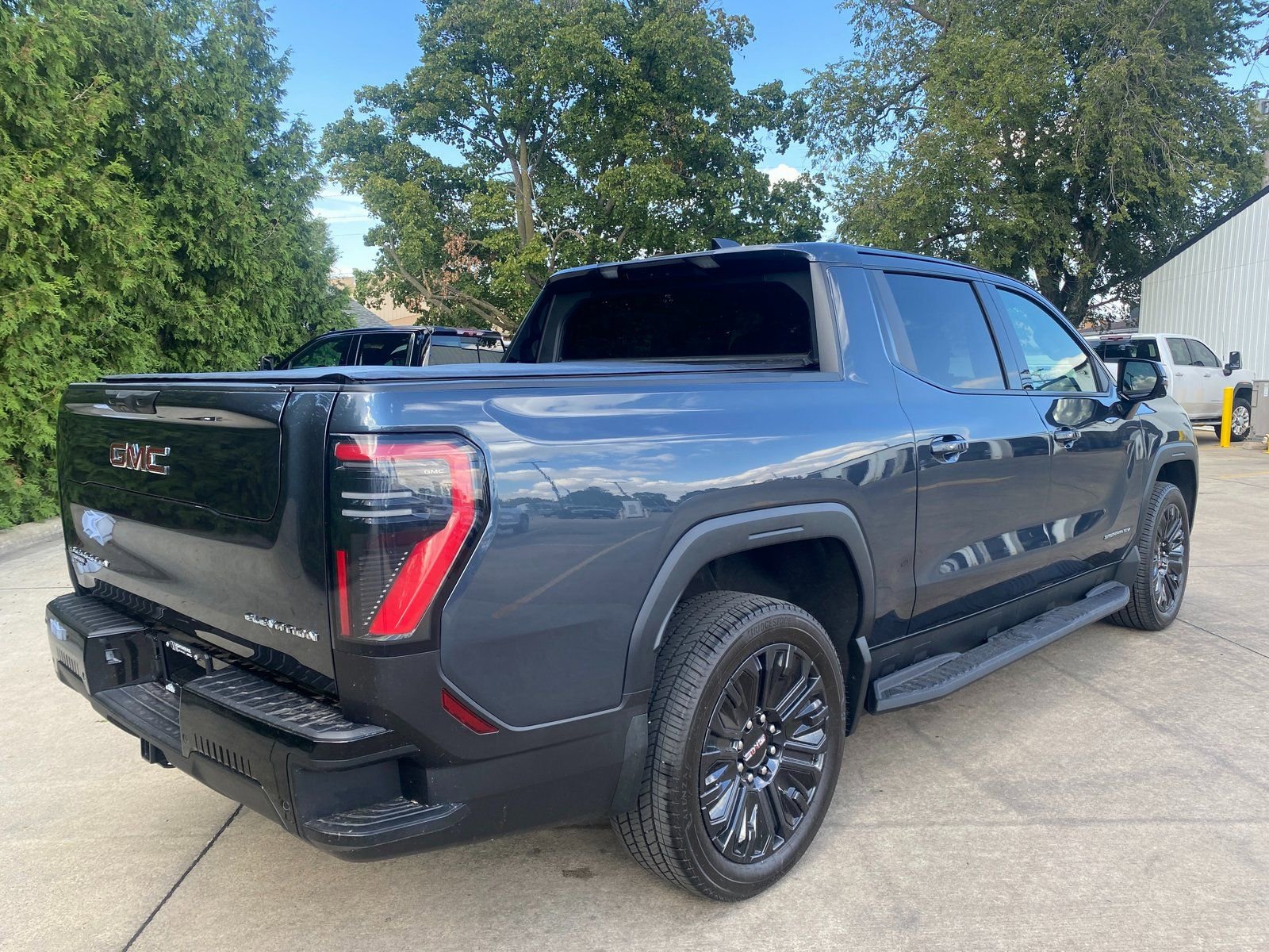 New 2026 GMC Sierra EV Elevation w/ Premium Package image 37