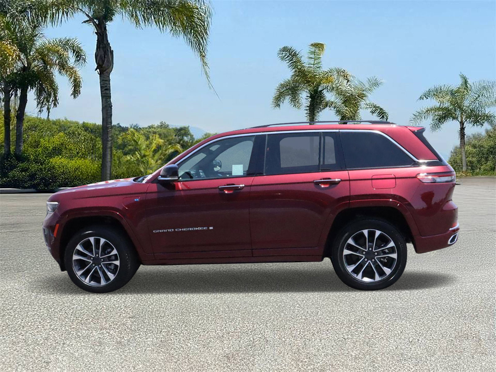 New 2023 Jeep Grand Cherokee Overland w/ Luxury Tech Group IV image 5