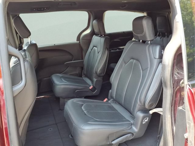 Used 2020 Chrysler Pacifica Touring-L w/ Advanced Safetytec Group AWD/4WD image 12