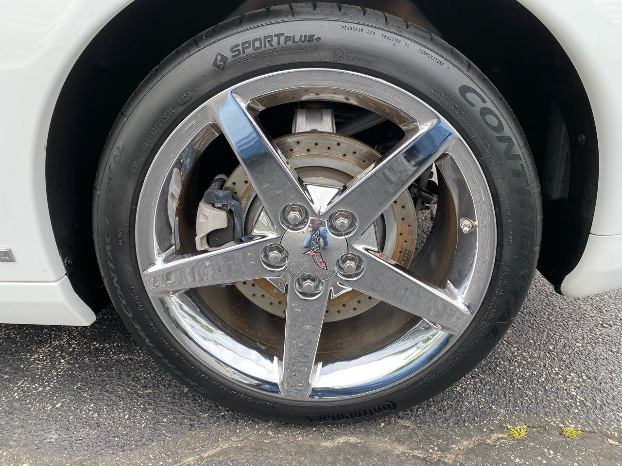 Used 2007 Chevrolet Corvette Coupe w/ Performance Package RWD image 38