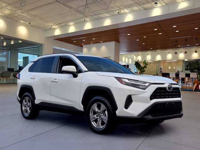 Used 2025 Toyota RAV4 XLE FWD image 7