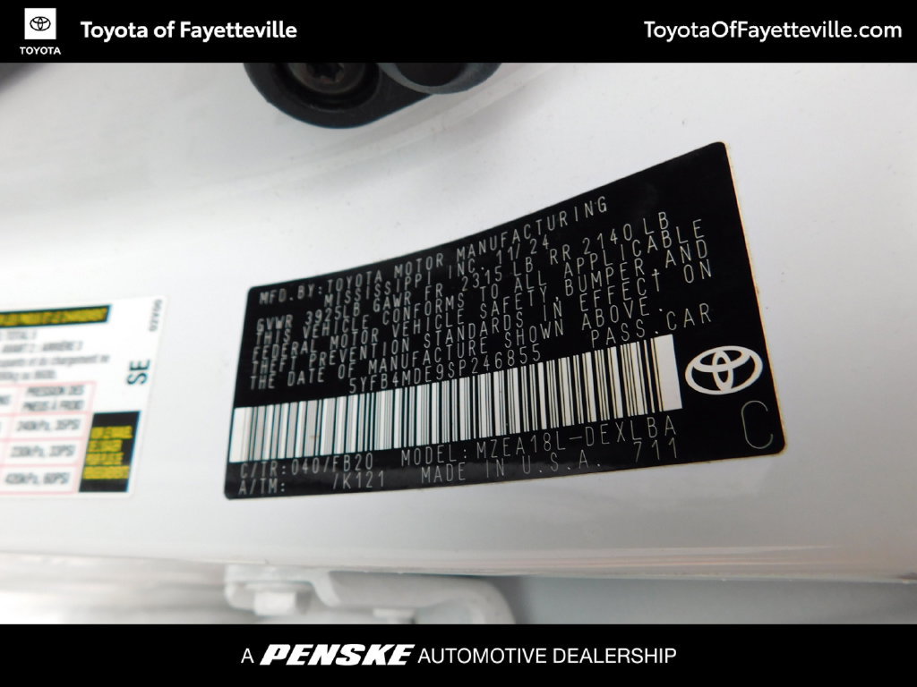 Used 2025 Toyota Corolla LE FWD image 11