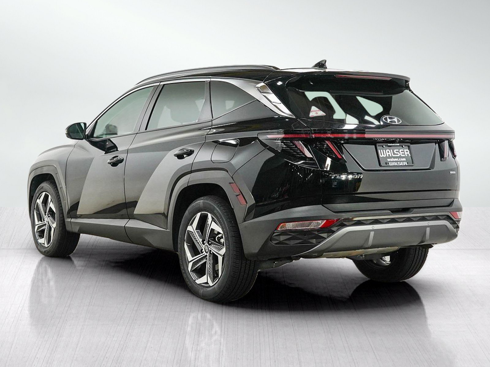 Used 2024 Hyundai Tucson Limited AWD/4WD image 3