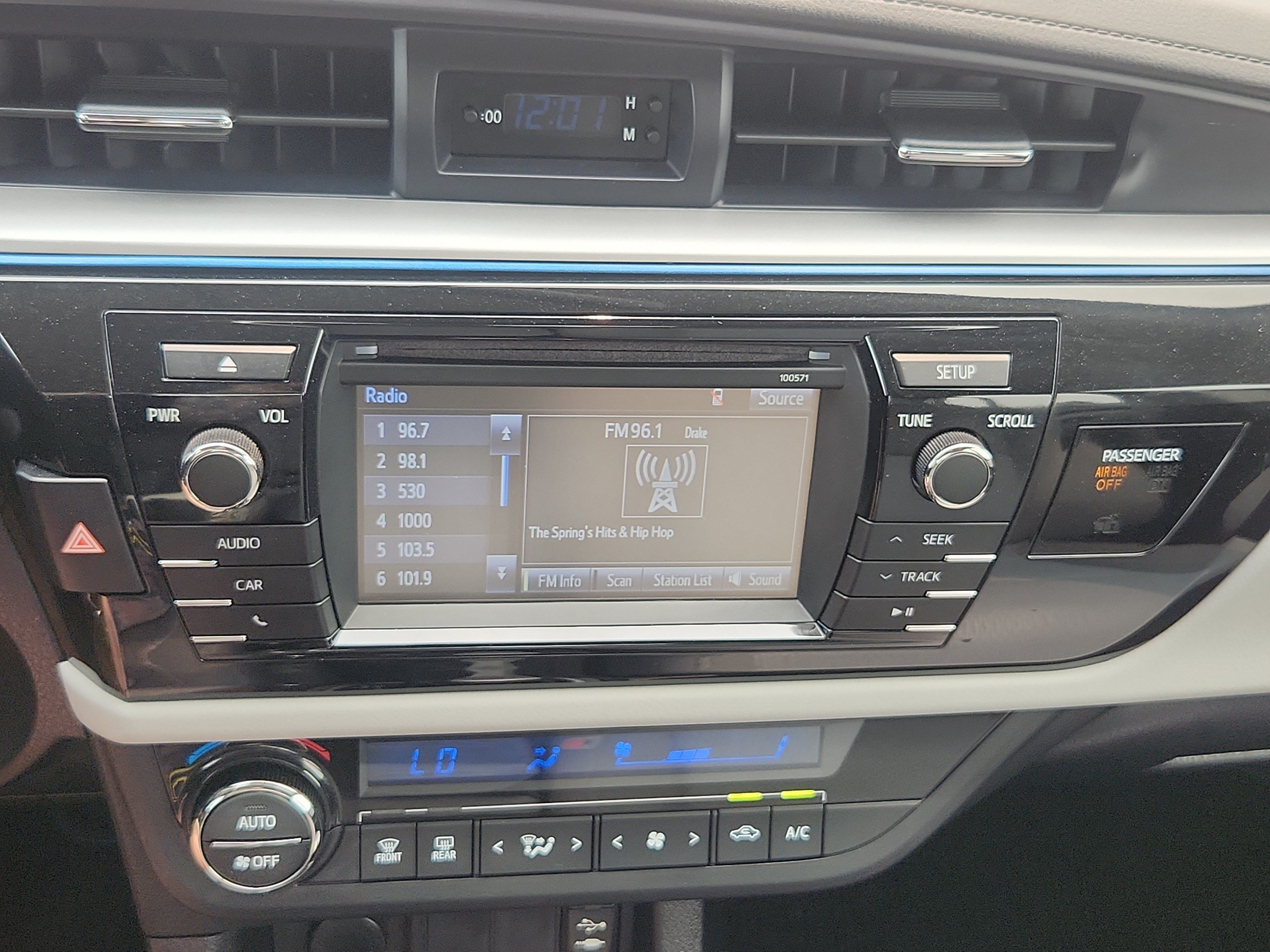 Used 2016 Toyota Corolla LE FWD image 21