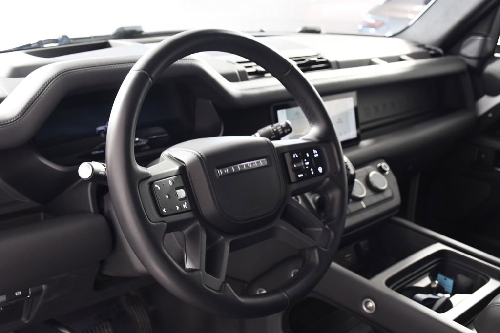 Used 2024 Land Rover Defender 110 X-Dynamic SE image 13