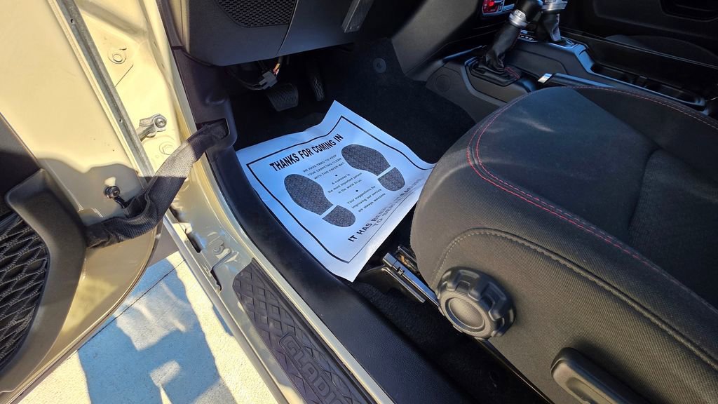 Used 2020 Jeep Gladiator Rubicon w/ Trailer Tow Package image 22