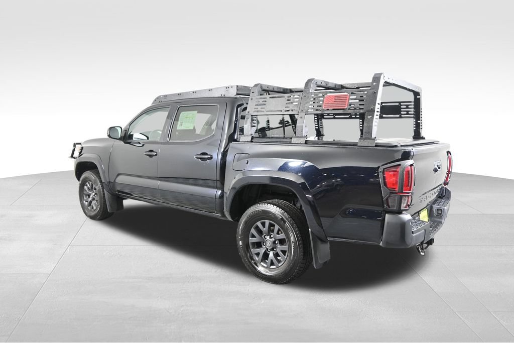 Used 2020 Toyota Tacoma SR5 AWD/4WD image 4