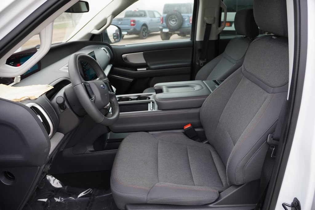 Certified 2025 Ford Expedition Active AWD/4WD image 16