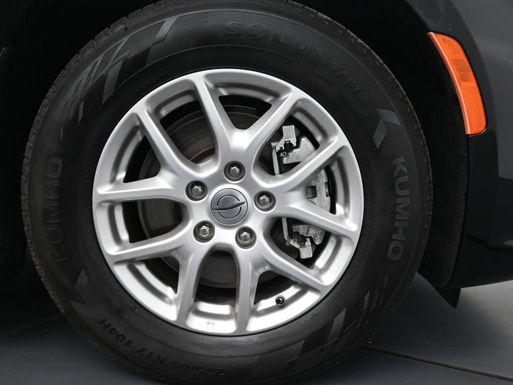 Used 2024 Chrysler Pacifica Touring-L image 11