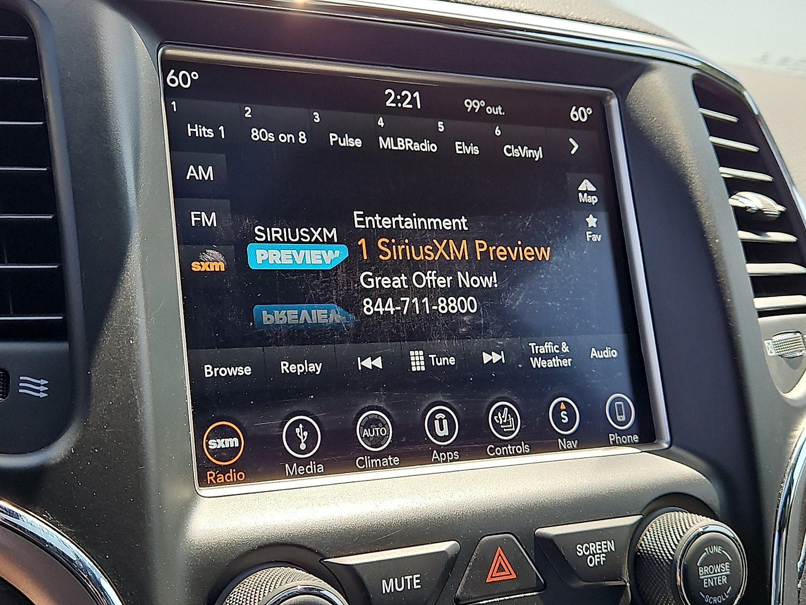 Used 2018 Jeep Grand Cherokee Limited AWD/4WD image 18