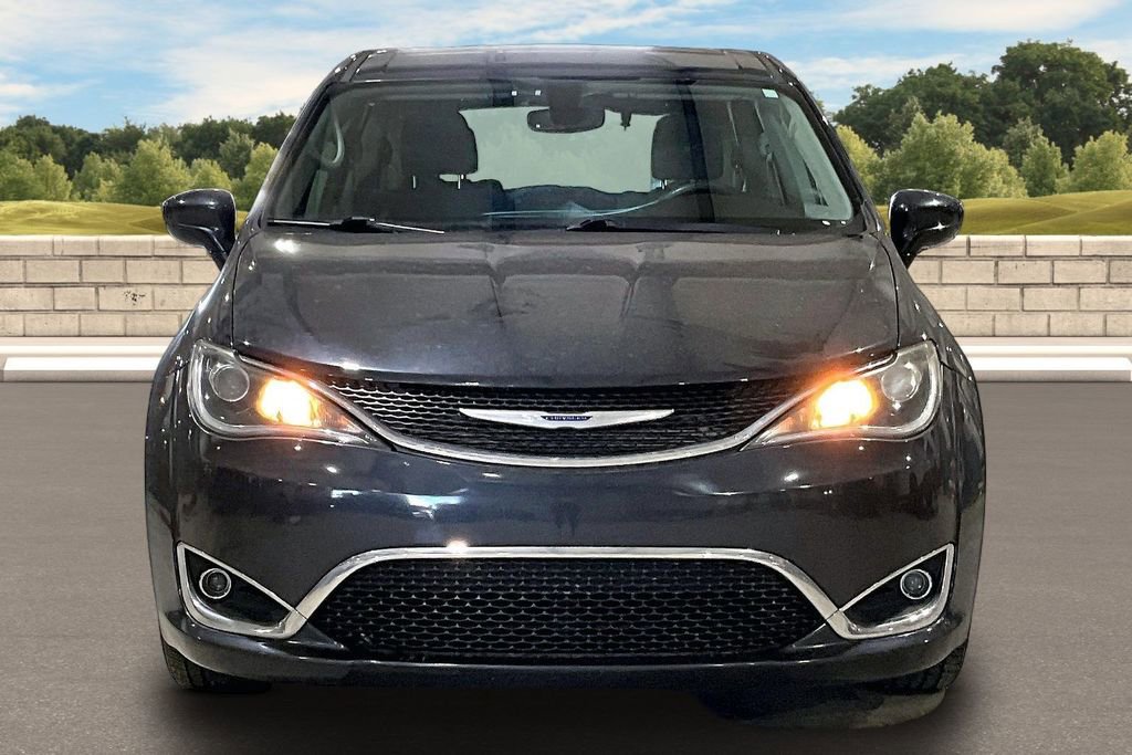 Used 2020 Chrysler Pacifica Touring w/ Tire & Wheel Group image 3