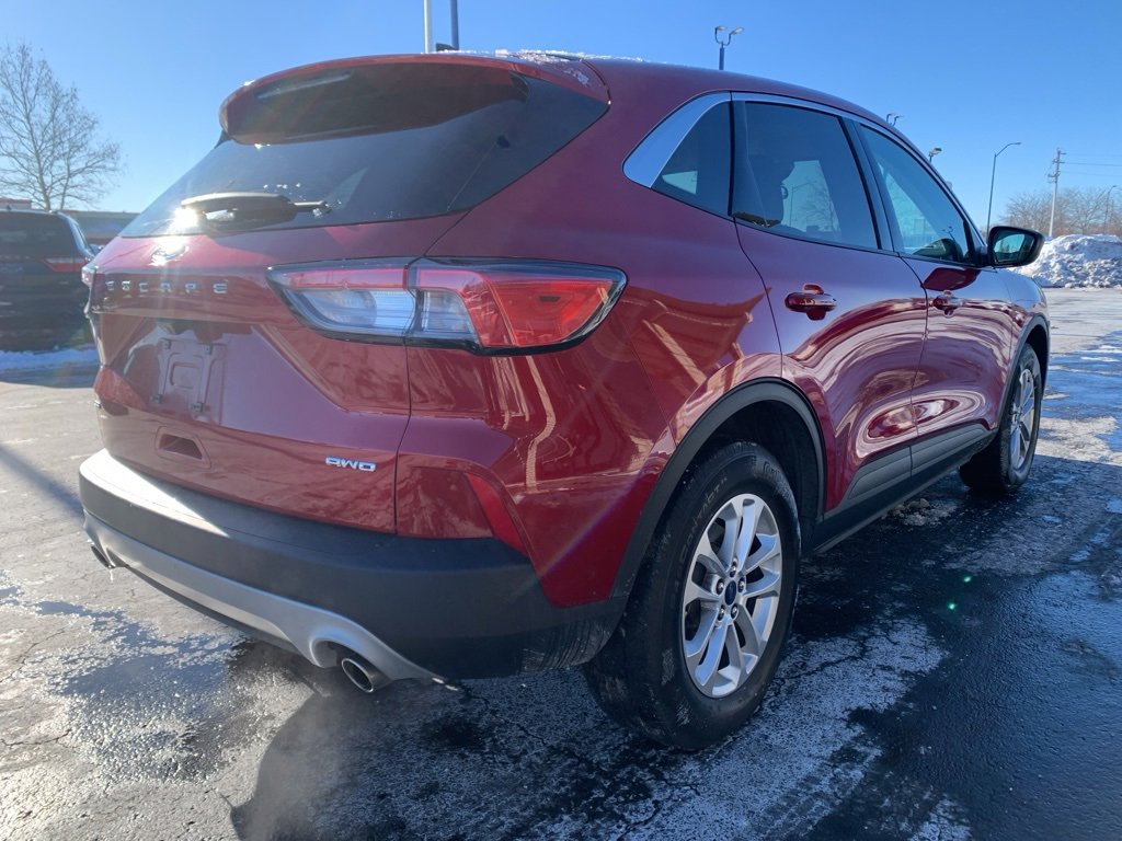 Used 2022 Ford Escape SE w/ Convenience Package image 3