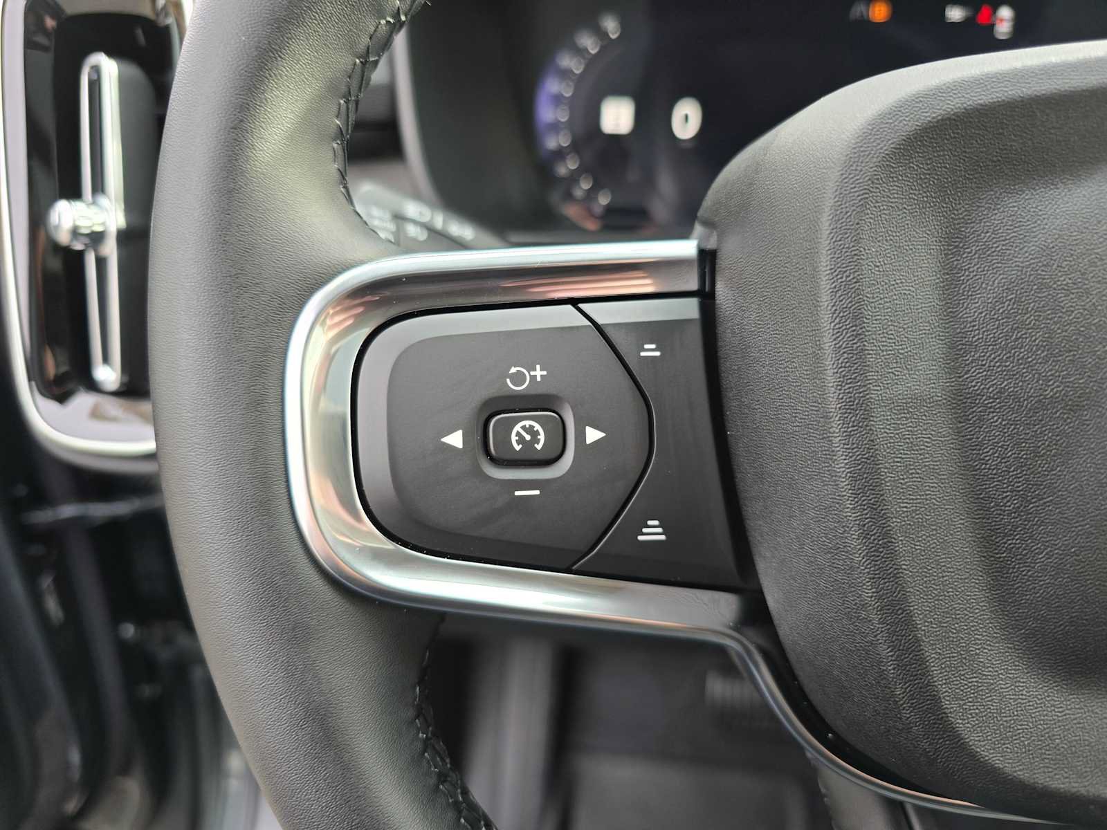 New 2026 Volvo XC40 B5 Core w/ Protection Package Premier AWD/4WD image 28