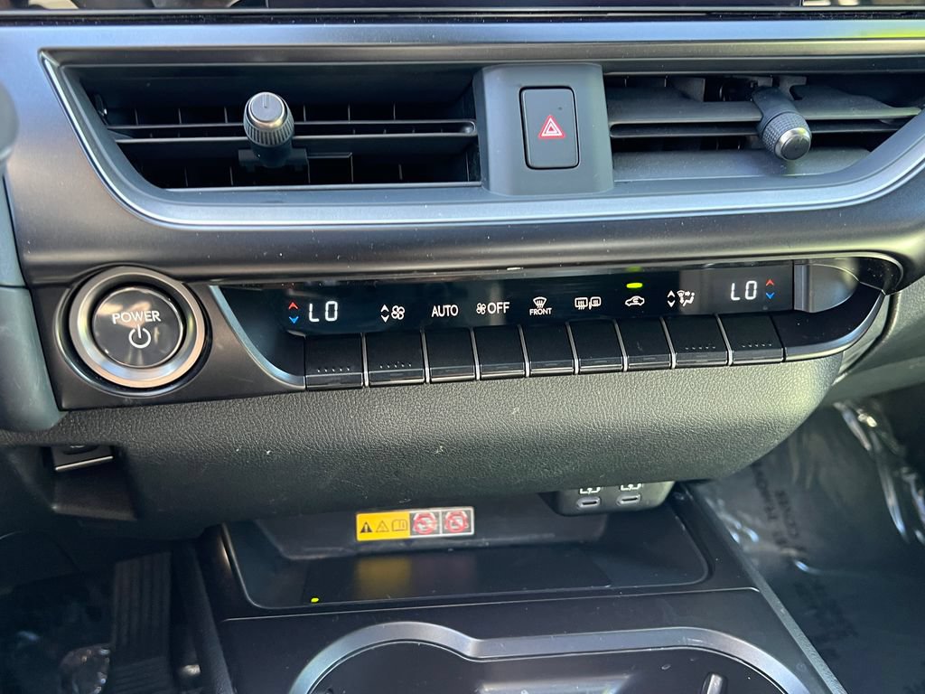 Used 2024 Lexus UX 250h F Sport FWD image 34