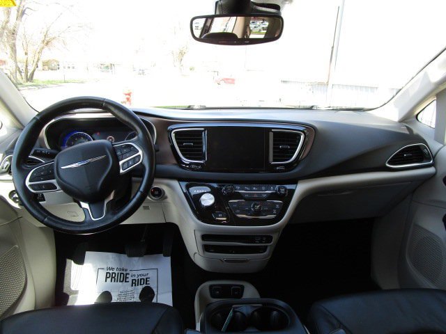 Used 2019 Chrysler Pacifica Touring-L Plus w/ Advanced Safetytec Group FWD image 14