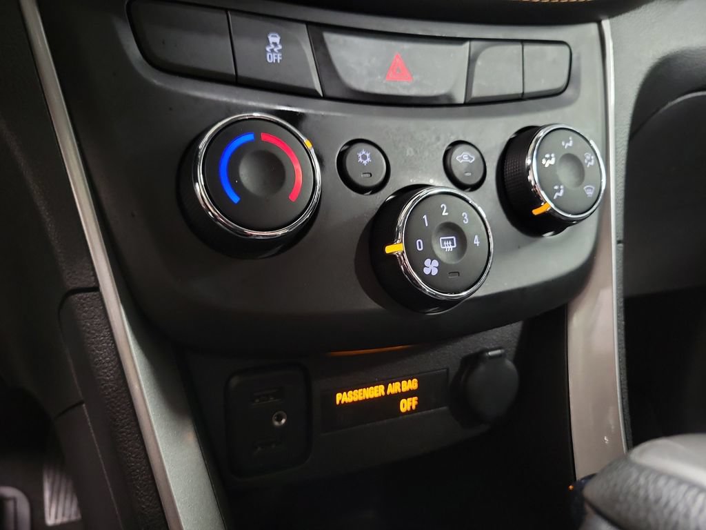 Used 2022 Chevrolet Trax LT FWD image 18