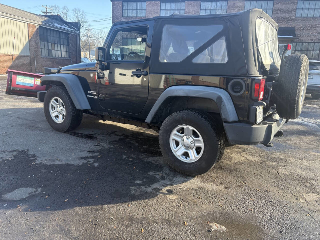 Used 2012 Jeep Wrangler Sport w/ Connectivity Group AWD/4WD image 3