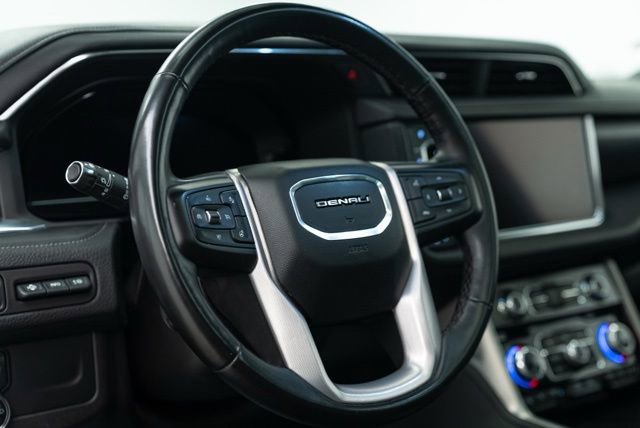 Used 2023 GMC Yukon XL Denali image 11